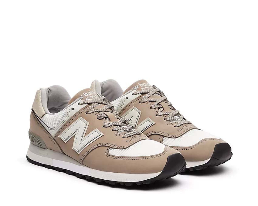 New Balance 576 UK Flint Gray vue latérale — cuir et mesh premium