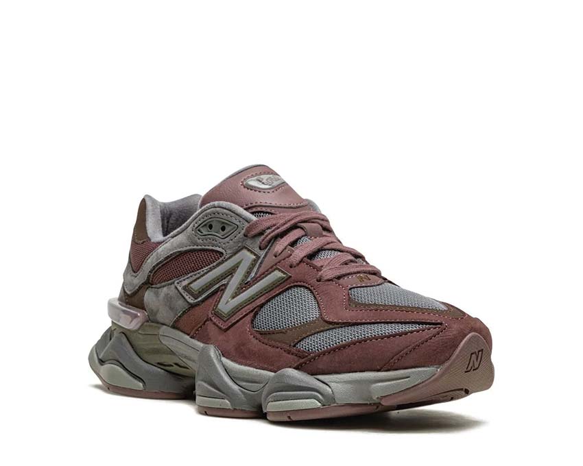 vue latérale — New Balance 9060 truffle earth tige mesh suède