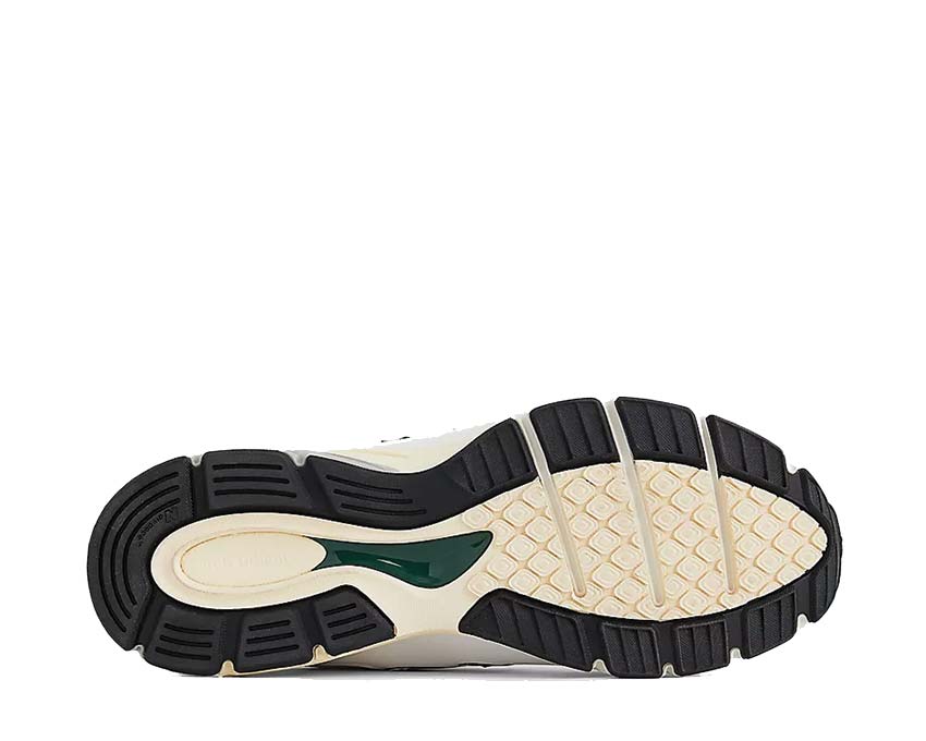 New Balance 990v4 Calcium Forest Green — vista trasera contrafuerte verde y crema USA