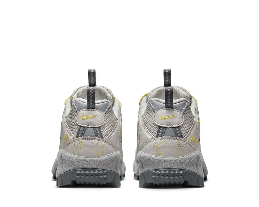 Nike Air Humara Light Bone suela — agarre trail multisuperficie