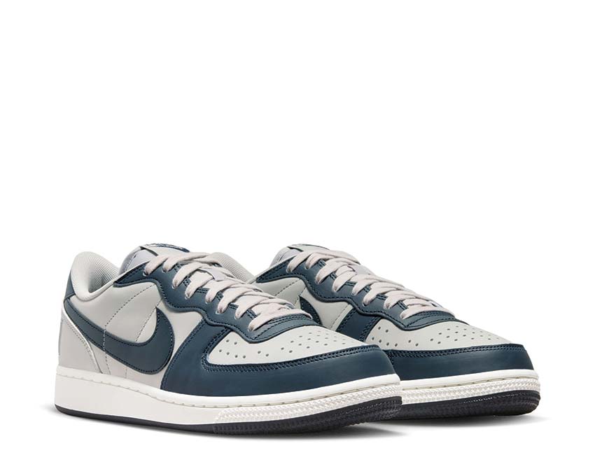 Nike Terminator Low Granite vista lateral — cuero y mesh Dark Obsidian