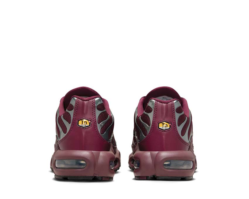 Nike Air Max Plus SE W "Night Maroon"