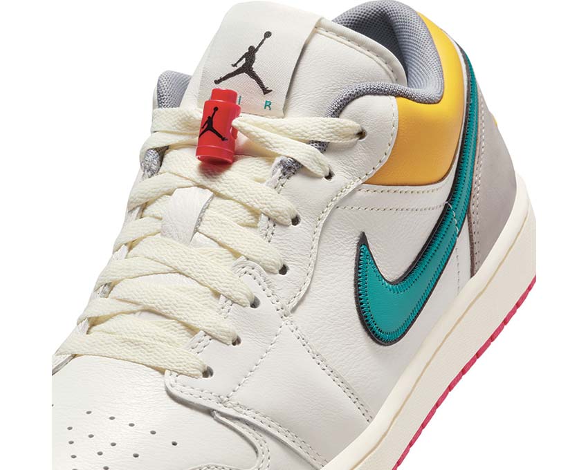 Jordan Air Jordan 1 Low Premium Sail Cashmere vista lateral — cuero de flor entera