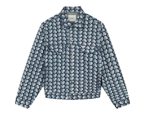 Arte Jean Allover Heart Jacket Denim — chaqueta unisex denim estampado corazones