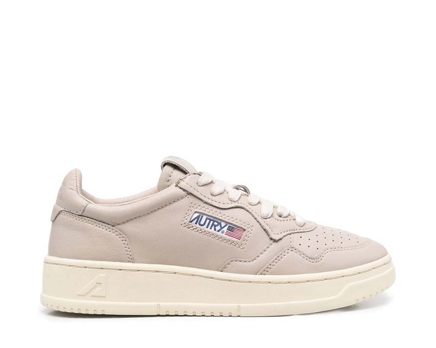 Autry Medalist Low Goat Grey — sneaker femme en cuir grainé élégant