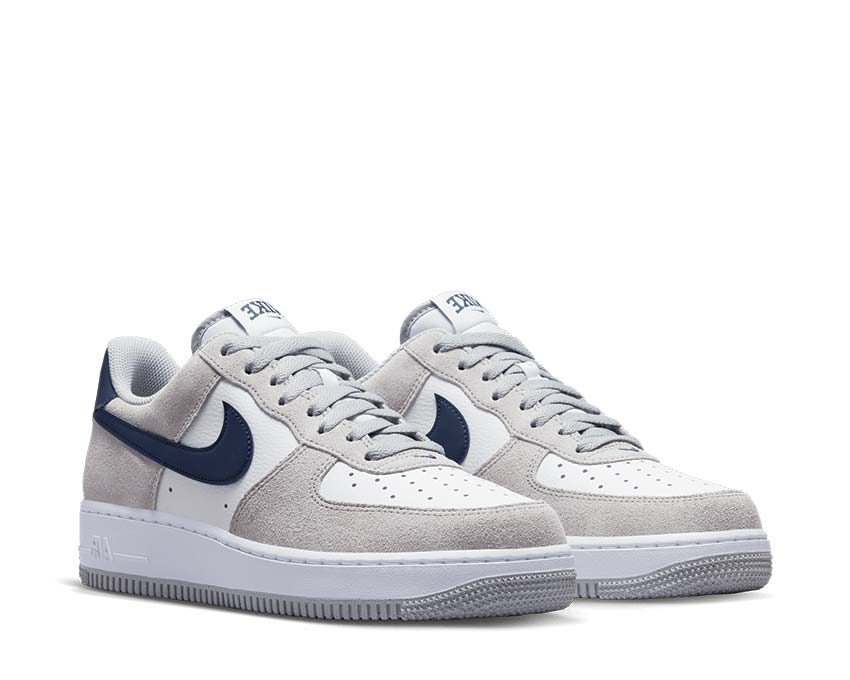 Nike Air Force 1 '07 Smoke Grey Midnight Navy vue latérale — cuir lisse
