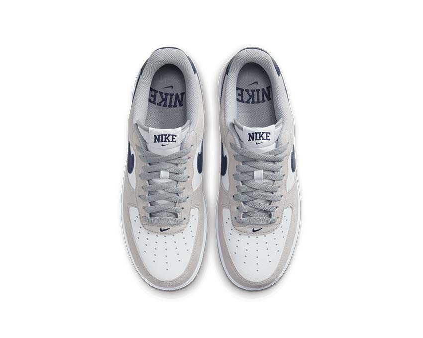 Nike Air Force 1 '07 Smoke Grey Midnight Navy détail — tige cuir perforé