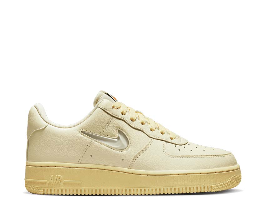 Nike Air Force 1 '07 LX Coconut Milk Light Bone Lemon Wash — sneaker femme premium