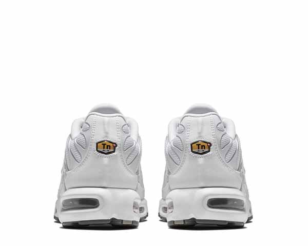 Nike Air Max Plus White suela — unidad Air Max visible blanco total