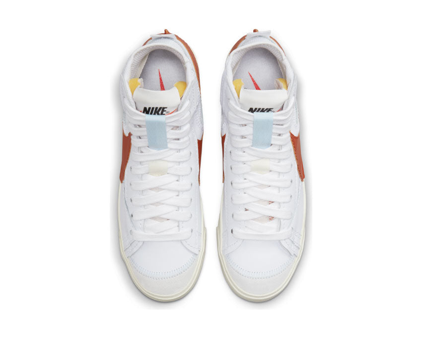 Nike Blazer Mid '77 Jumbo White Dark Russet detalle — Swoosh Jumbo sobredimensionado