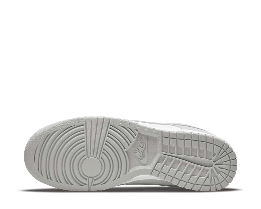 Nike Dunk Low Retro Grey Fog — vista trasera heel tab gris