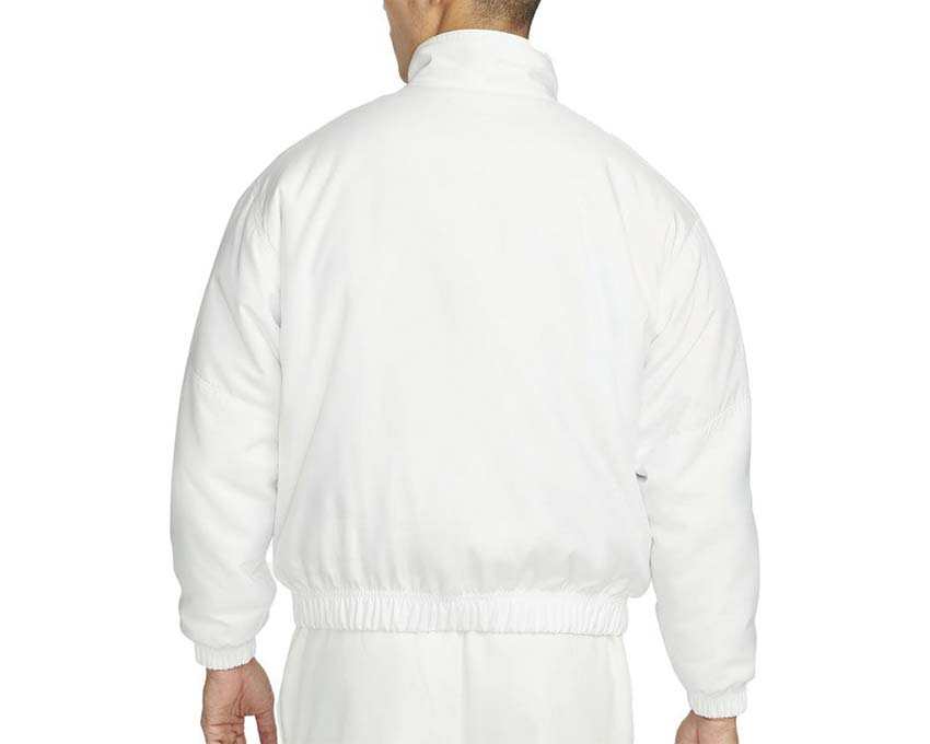 Nike Soloswoosh Satin Bomber Jacket vista de espalda — tejido satén brillante negro