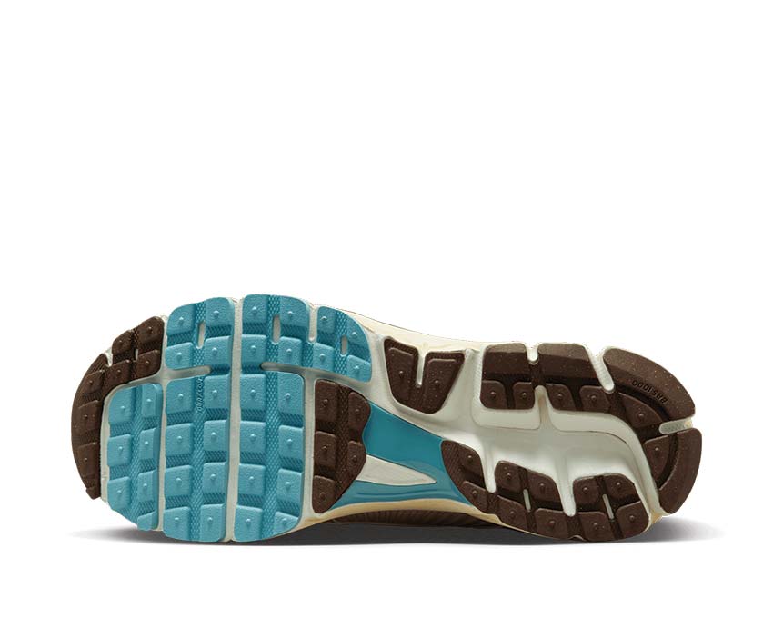 Nike Zoom Vomero 5 Oatmeal Pale Ivory Sail LT Chocolate — vista trasera