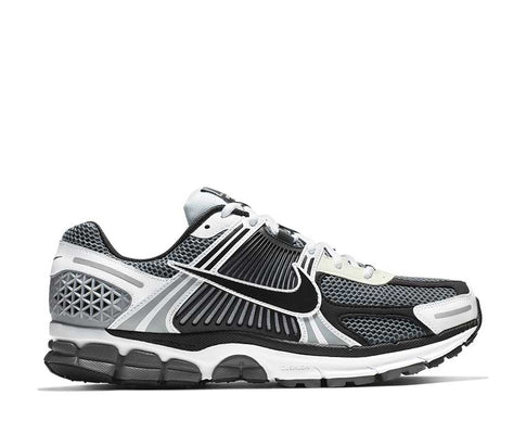 Nike Zoom Vomero 5 SE SP Dark Grey — sneaker homme coloris gris foncé